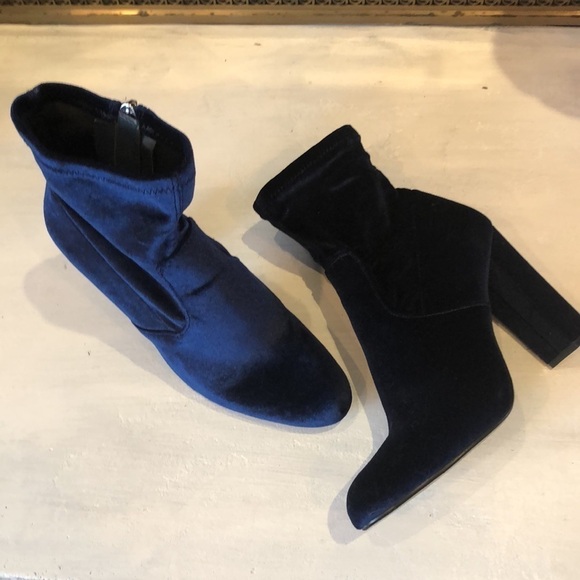 Steve Madden “Edit” Blue Velvet 4” Heeled Ankle Booties Size 10 Edgy Shoes Boots - Picture 4 of 16